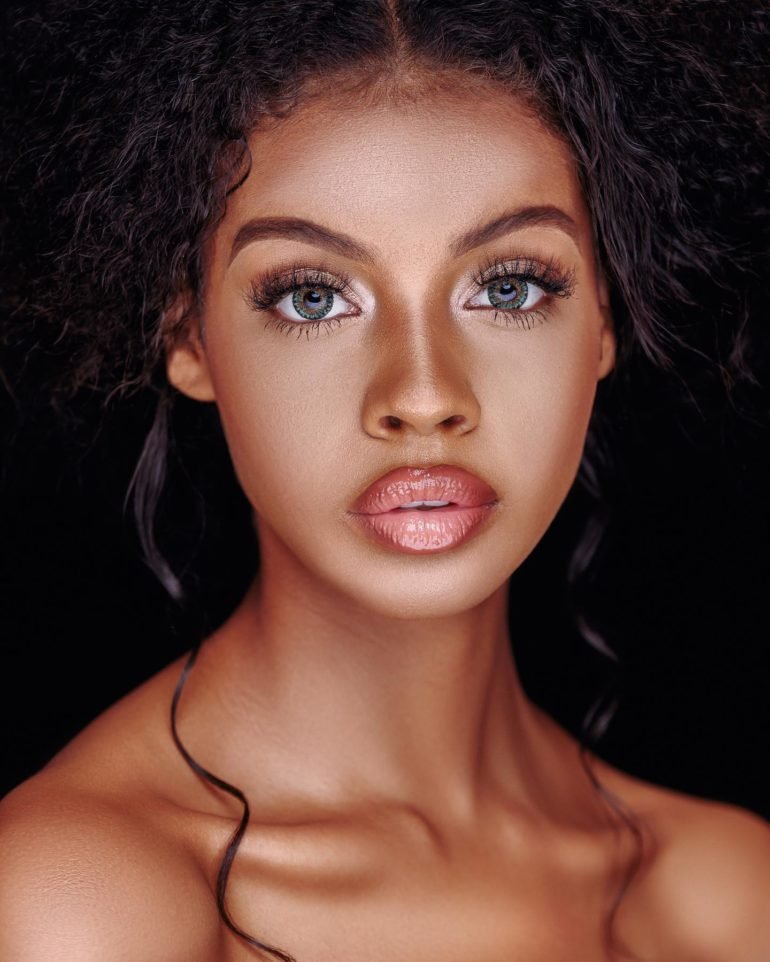 Fashion and beauty photographer. High-end retoucher. Influencer Creation media creative agency.